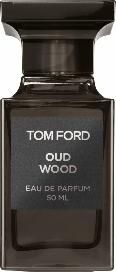 Tom Ford Oud Wood Eau de Parfum er en sofistikeret, røgfyldt og luksuriøs duft, der skiller sig ud med sin unikke kombination af orientalske og træagtige noter. Som en af de mest ikoniske oud-dufte fra Tom Ford, er denne parfume perfekt til mænd og kvinder, der søger en mystisk, sensuel og kraftfuld signaturduft.